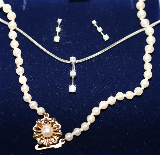 White gold, diamond set & lotus pearls(-)